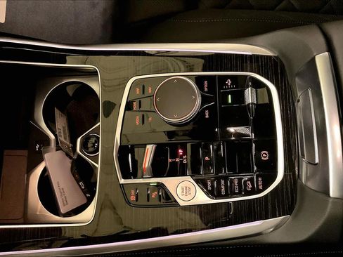 New 2026 BMW X7 xDrive40i image 7