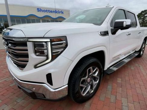 Used 2022 GMC Sierra 1500 SLT w/ SLT Premium Plus Package AWD/4WD image 5