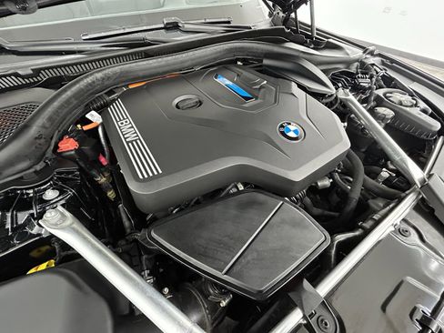 Used 2023 BMW 530e xDrive w/ Premium Package image 44