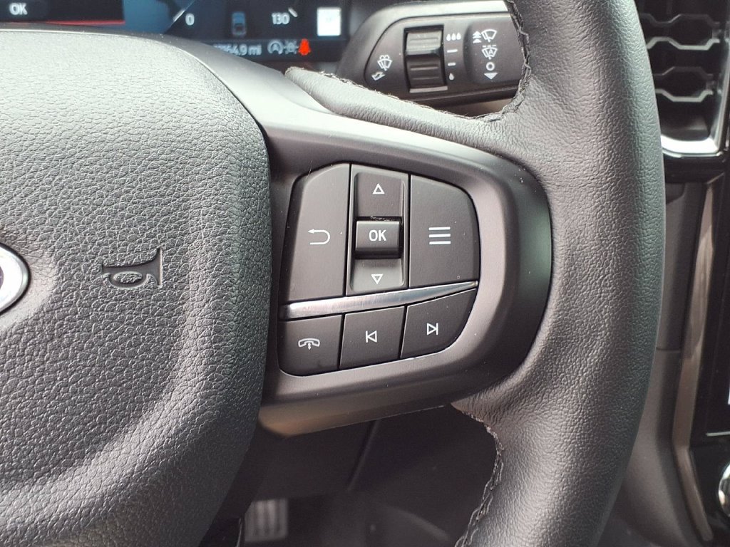 Used 2025 Ford Ranger Lariat w/ FX4 Off-Road Package AWD/4WD image 36