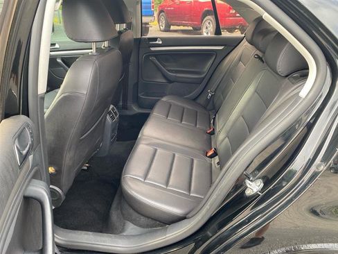 Used 2010 Volkswagen Jetta Limited Edition image 10