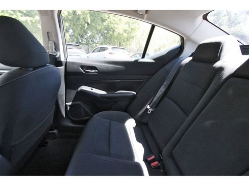 Used 2022 Nissan Altima 2.5 SV FWD image 13