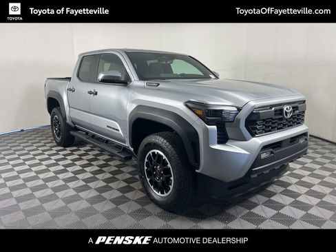 Certified 2025 Toyota Tacoma TRD Off-Road AWD/4WD image 17