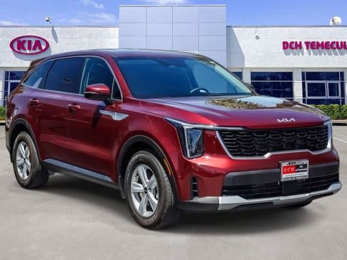 Certified 2025 Kia Sorento LX FWD image 3