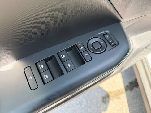 New 2026 Kia K4 FWD image 17