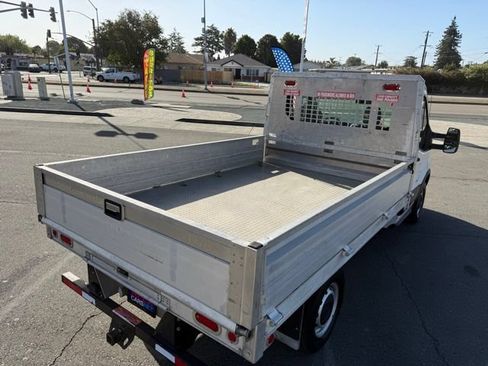 Used 2019 Ford Transit 250 138 RWD image 19