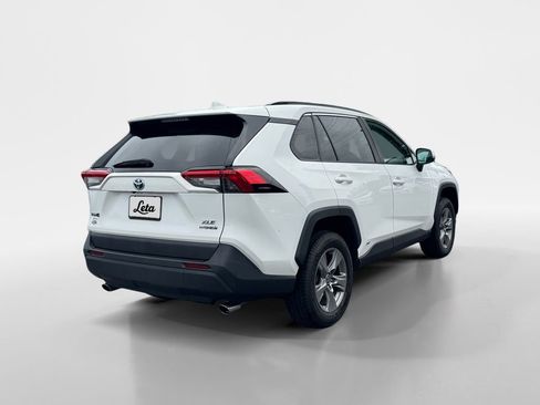 Used 2022 Toyota RAV4 XLE w/ Convenience Package AWD/4WD image 4