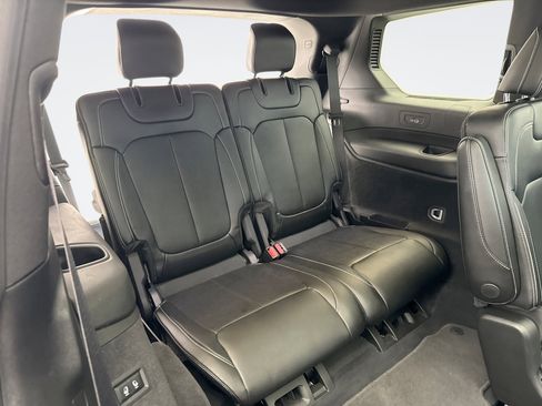 Used 2023 Jeep Grand Cherokee L Overland AWD/4WD image 18