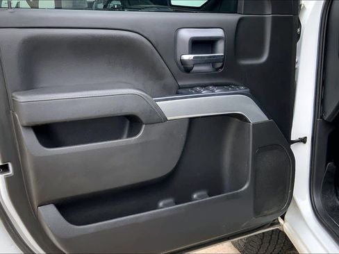 Used 2018 Chevrolet Silverado 1500 LT w/ Texas Edition image 22