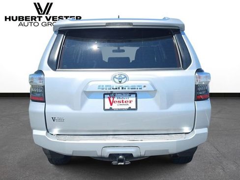 Used 2018 Toyota 4Runner SR5 AWD/4WD image 7