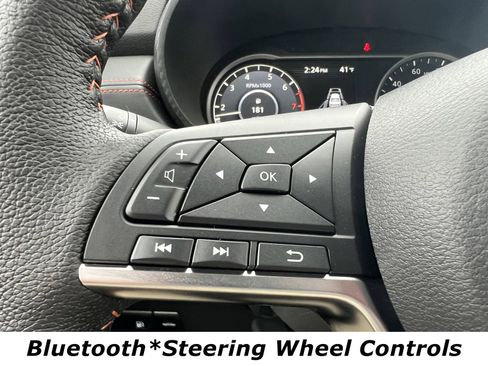 Used 2025 Nissan Versa SR w/ Trunk Package image 5