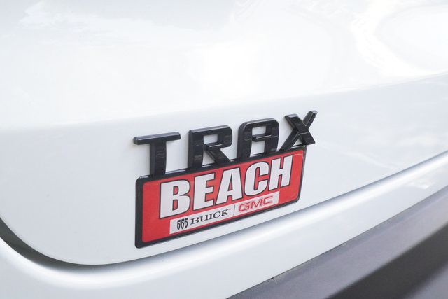 Used 2025 Chevrolet Trax RS FWD image 34