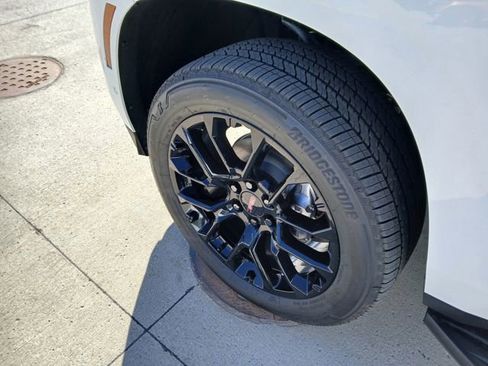 New 2026 GMC Yukon XL Elevation w/ LPO, Floor Liner Package image 32