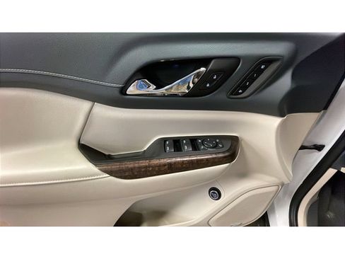 Certified 2021 GMC Acadia Denali w/ Denali Ultimate Package AWD/4WD image 10