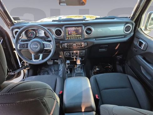 Used 2023 Jeep Wrangler Unlimited Sahara AWD/4WD image 12