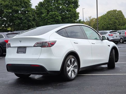Used 2023 Tesla Model Y Long Range AWD/4WD image 24