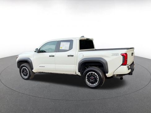 Used 2025 Toyota Tacoma TRD Off-Road AWD/4WD image 10