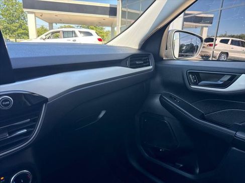 Used 2022 Ford Escape SE w/ SE Sport Appearance Package AWD/4WD image 20