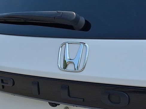 Used 2025 Honda Pilot Touring image 39