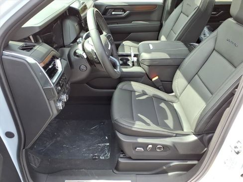 New 2026 GMC Yukon Denali w/ Advanced Technology Package image 4