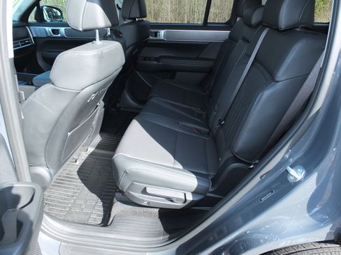 Used 2025 Hyundai Santa Fe SEL image 12