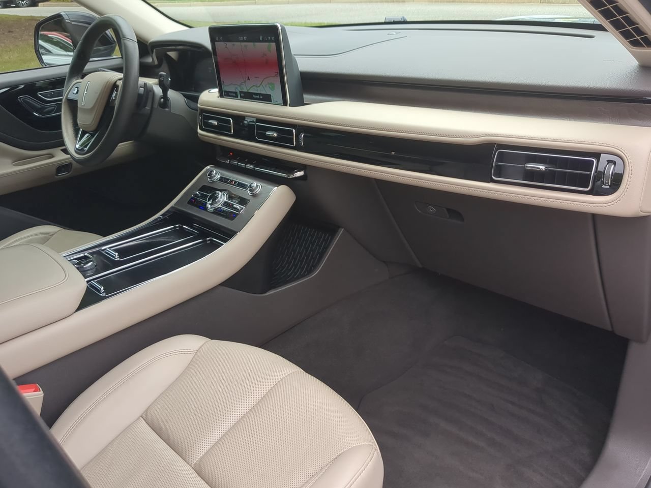 Used 2024 Lincoln Aviator Reserve w/ Equipment Group 201A RWD image 30