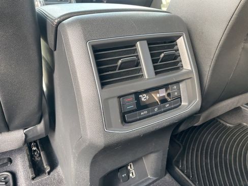 Used 2019 Volkswagen Atlas SE w/ Towing Package image 30