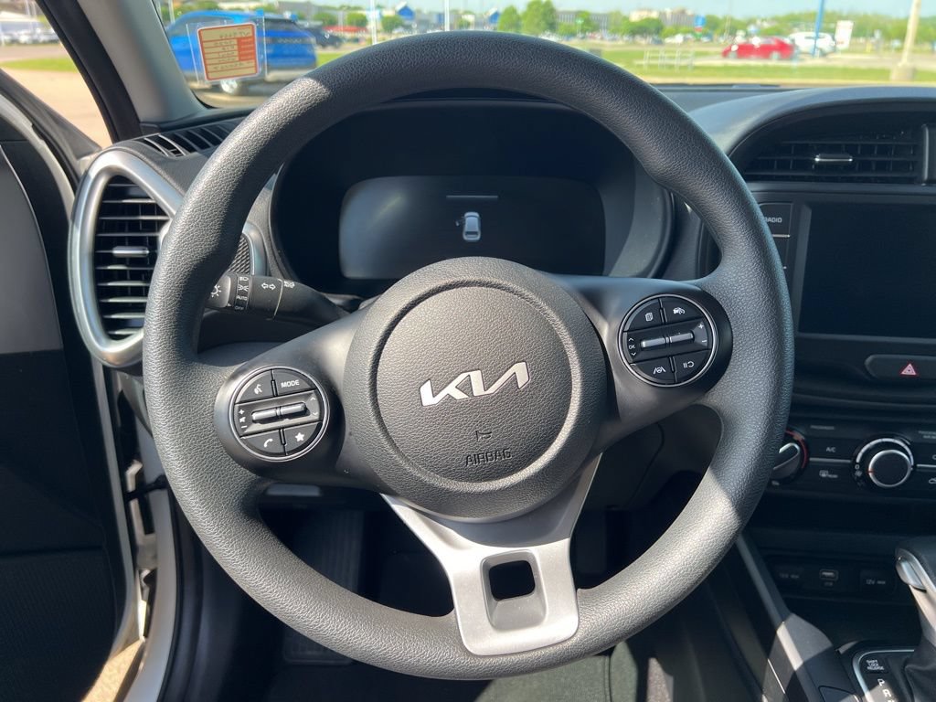 Used 2025 Kia Soul S FWD image 16