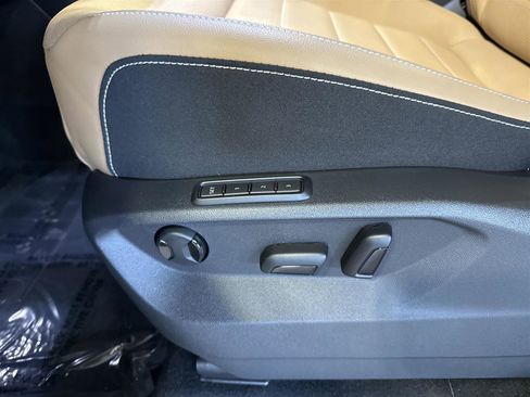 New 2025 Volkswagen Atlas Cross Sport SEL image 15