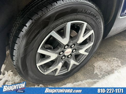 Used 2023 GMC Acadia SLE image 7