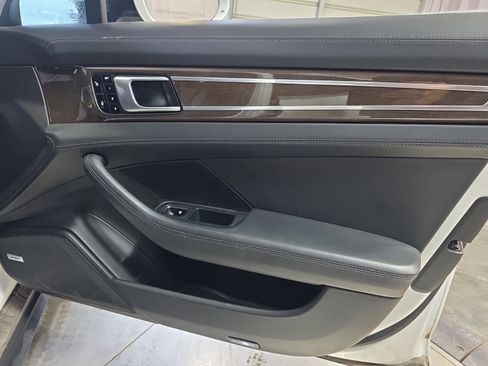 Used 2017 Porsche Panamera Turbo image 17