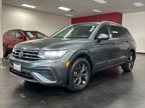 Used 2022 Volkswagen Tiguan SE image 3