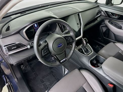 Used 2025 Subaru Outback Onyx Edition AWD/4WD image 2