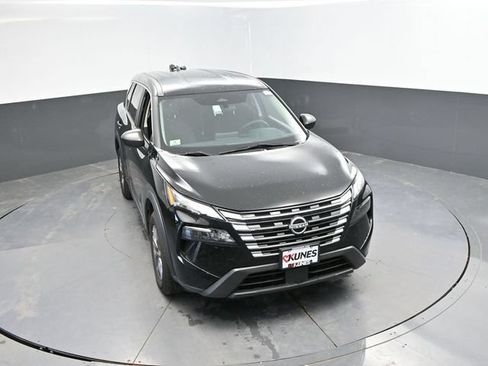 Used 2024 Nissan Rogue S AWD/4WD image 40