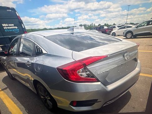 Used 2019 Honda Civic EX image 2