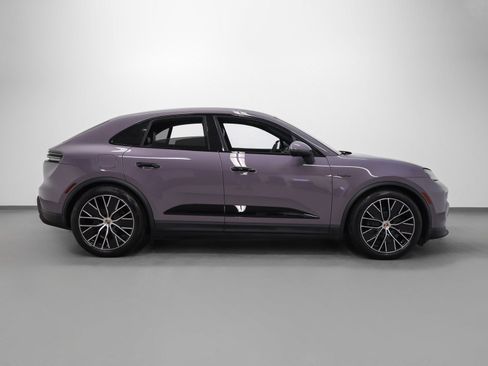 Certified 2025 Porsche Macan 4 Electric image 13