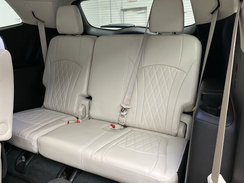 Certified 2023 Buick Enclave Avenir w/ Trailering Package, 5000 lbs. AWD/4WD image 16