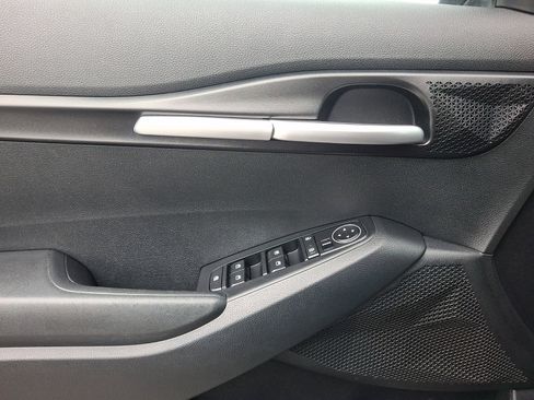 Used 2023 Kia Seltos LX image 12