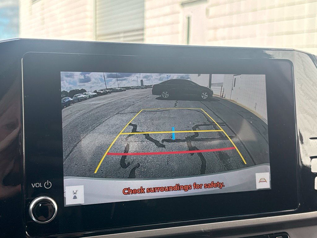 Used 2025 Toyota Camry LE FWD image 11