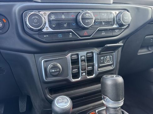 Certified 2023 Jeep Wrangler Unlimited w/ Cold Weather Group AWD/4WD image 18