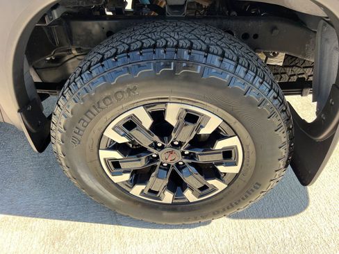 Used 2024 Nissan Frontier PRO-4X w/ Technology Package AWD/4WD image 19