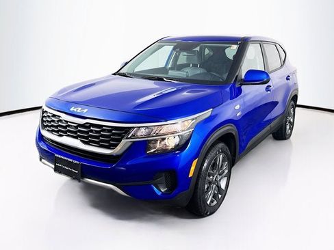 Certified 2023 Kia Seltos LX image 1