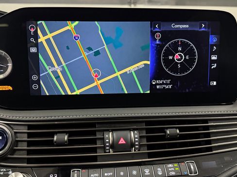 Used 2022 Lexus LS 500h AWD w/ Luxury Package image 33
