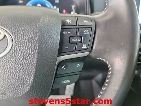 Used 2025 Toyota Camry SE FWD image 18