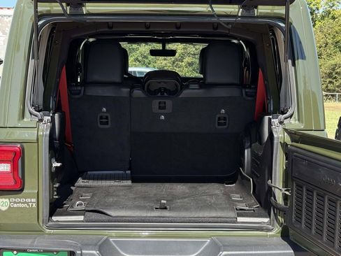 Used 2020 Jeep Wrangler Unlimited Rubicon w/ Quick Order Package 28Y Recon image 9