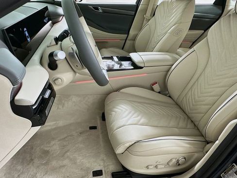 New 2025 Genesis G80 2.5T Sport Prestige image 9