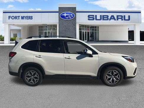 Used 2019 Subaru Forester Premium image 10