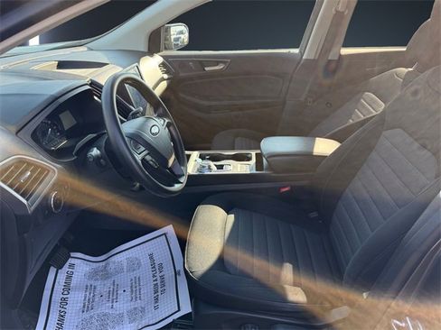 Used 2023 Ford Edge SE w/ Black Appearance Package image 9