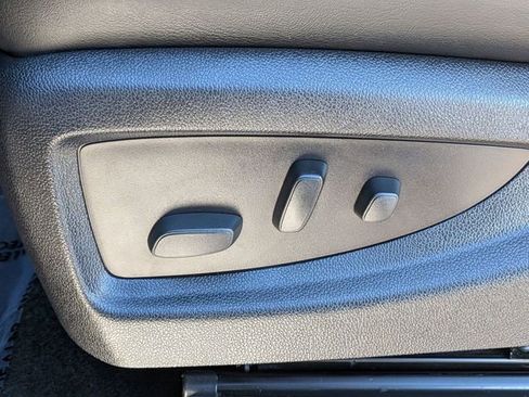 Used 2016 GMC Sierra 3500 Denali w/ Duramax Plus Package image 15