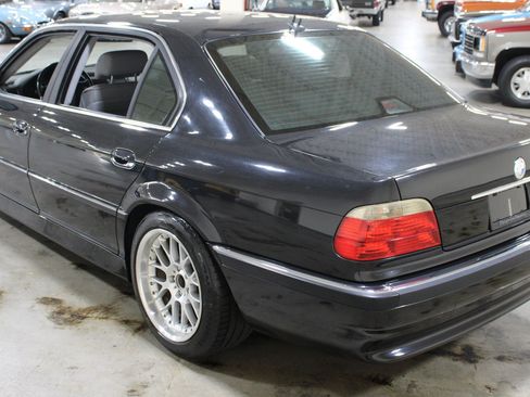 Used 2001 BMW 740iL RWD image 28